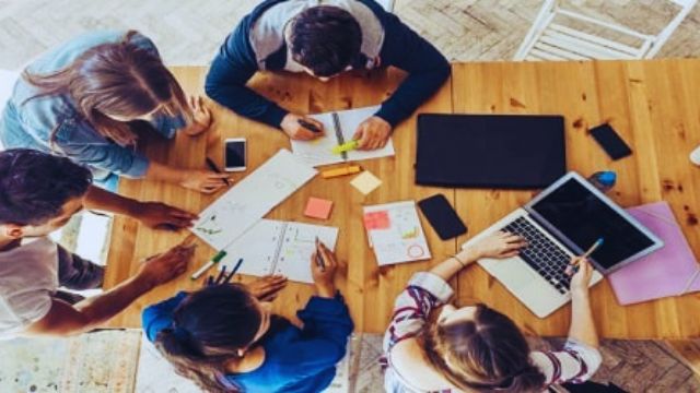 Top 7 Business Ideas for College Students in 2025